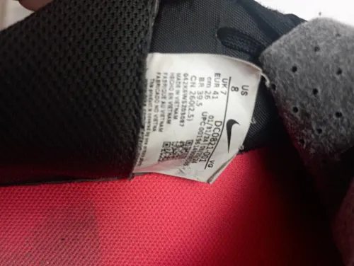 Chossures de foutball nike PHONTOME GT 