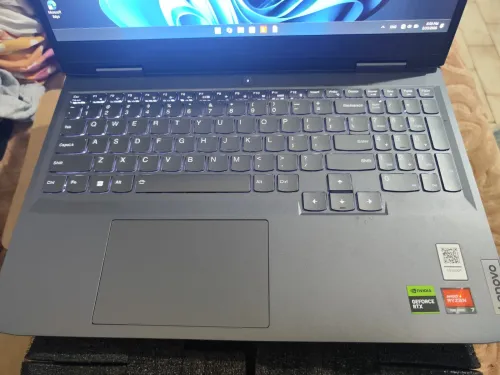 Laptop Lenovo Loq Ryzen7 rtx 4050 excellente état habt Caba prix imbattables