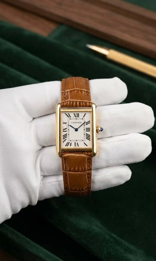 Montre de luxe Cartier Tank 34 mm