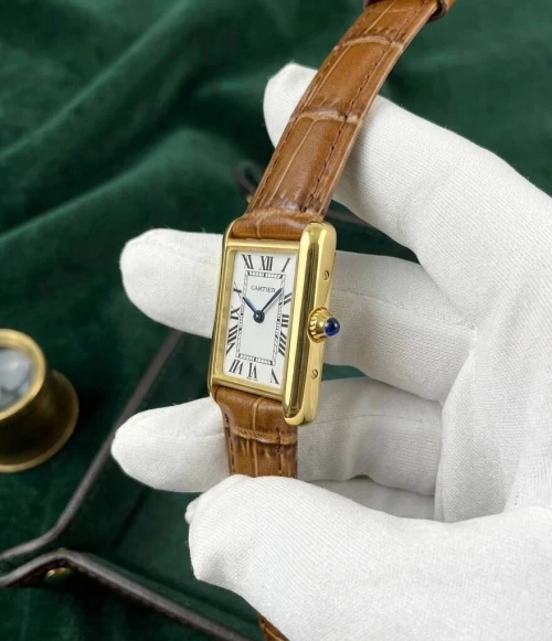 Montre de luxe Cartier Tank 34 mm