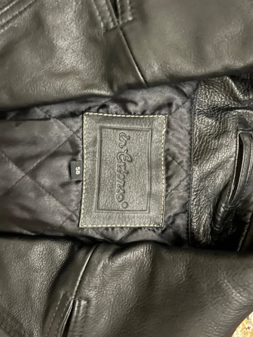 Veste en Cuir Noir Classique et Robuste - Qualité Supérieure | [Marque si connue]