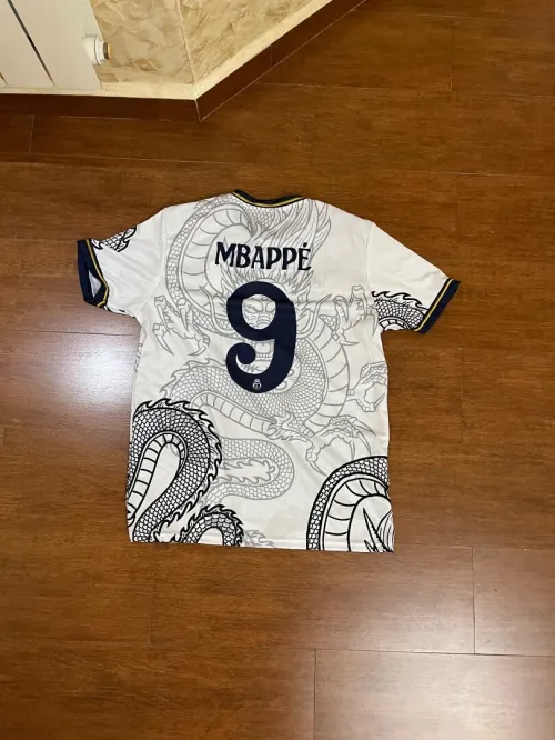Real madrid t shirt