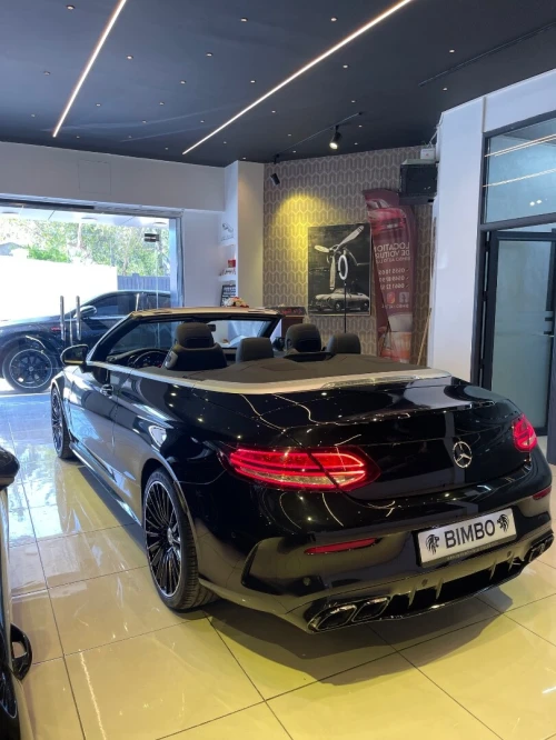 Location des voitures Mercedes cabriolet 