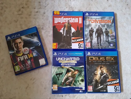  باك ألعاب PS4 أصلية  مستوردة من فرنسا  5 ألعاب أصلية بحالة ممتازة جداً  لعبة مجانية 