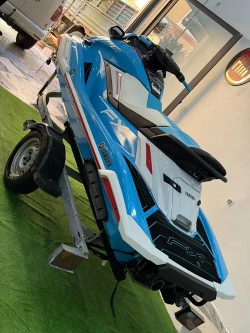 Jet ski