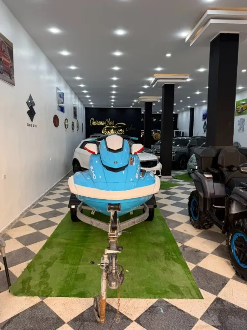 Jet ski