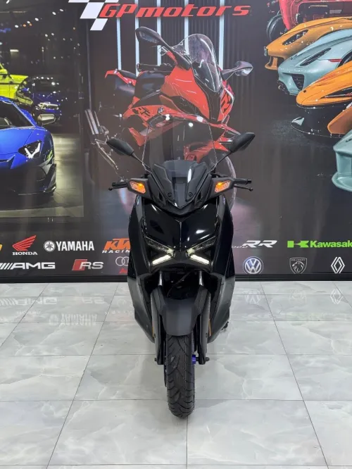 Yamaha Xmax 2025