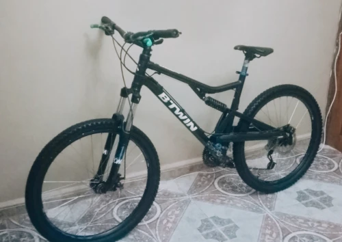 VELO VTT BTWIN ROCKRIDER 500S DOUBLE AMORTISSEUR