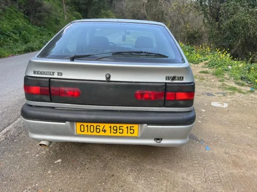 Renault 19 1995 Storia