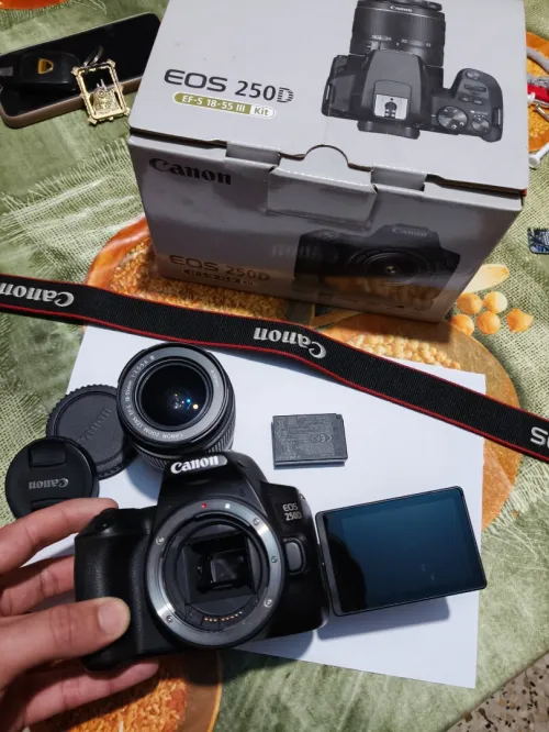 camera canon eos 250d