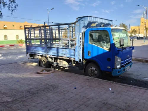 ISUZI NPR 71 2014