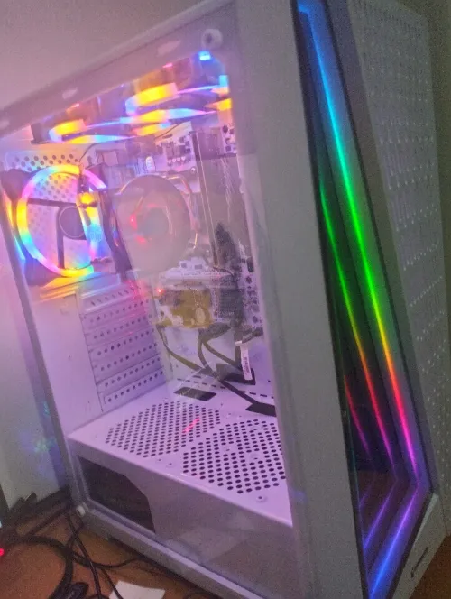 PC AMD Ryzen 7 5700G / 32 Go RAM / SSD