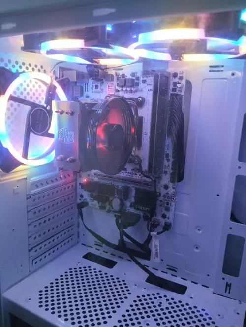 PC AMD Ryzen 7 5700G / 32 Go RAM / SSD