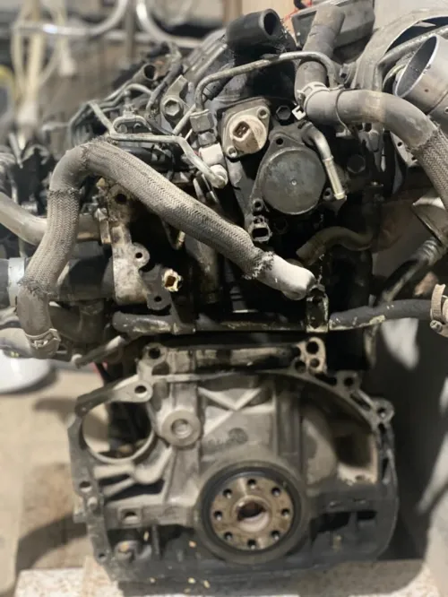 Un moteur toyota D4D pour marque RAV4 2007/2008 son boite la 136