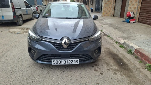 Renault clio 5 2022 E-TECH HYBRID .