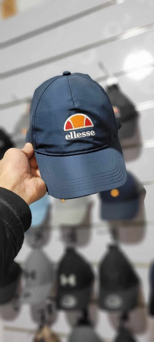 Casquette elllesse originale gros et détail 
