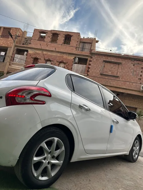Peugeot 208 2015 