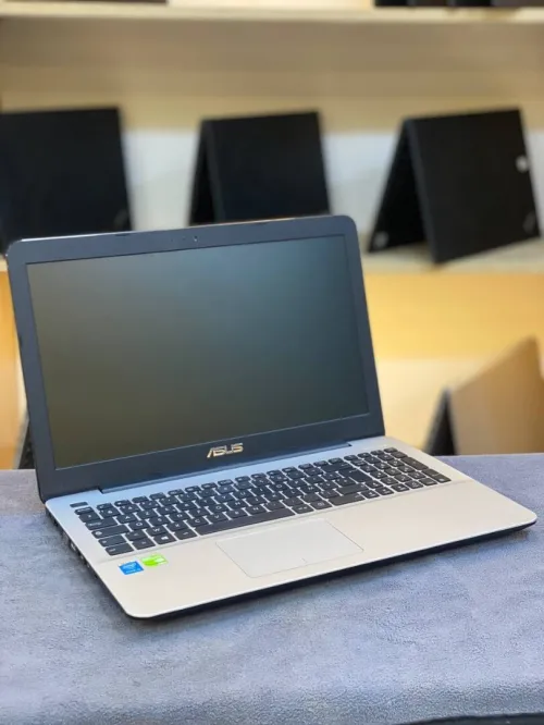 ASUS VIVOBOOK I5 5Th 8gb / 256GB SSD / 15.6 HD / NVIDIA 2GB