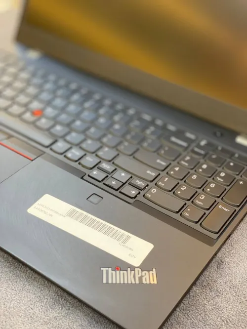 Lenovo ThinkPad E15 / Ryzen 5 4500U / 16GB / 256GB SSD / 15.6 FHD
