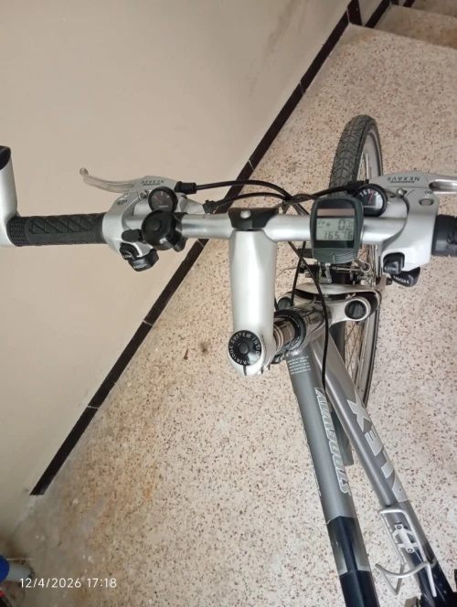 Un vélo neuf importé d'Allemagne