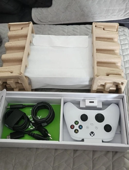  Xbox Series S 1To(2025) + 2 Manettes Originales  