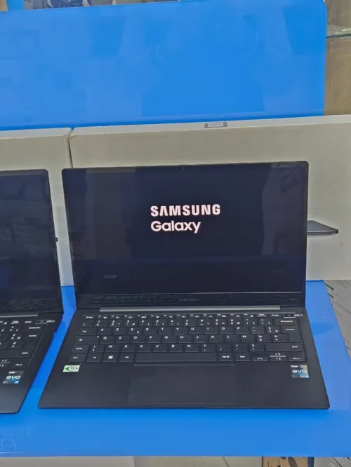 LAPTOP SAMSUNG GALAXY BOOK2 PRO INTEL CORE I5 1240P DDR4 8GB SSD 256GB