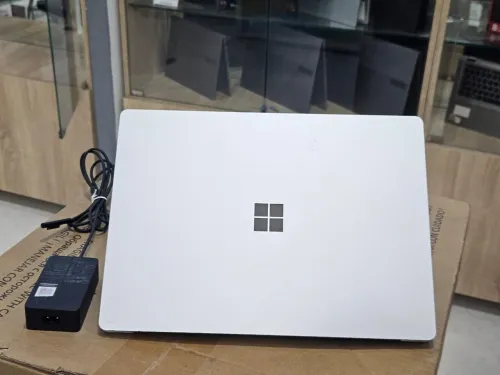LAPTOP MICROSOFT SURFACE LAPTOP 4 AMD RYZEN 5 R / DDR5 8GB / SSD 128GB / ECRAN 14" OLED TACTILE