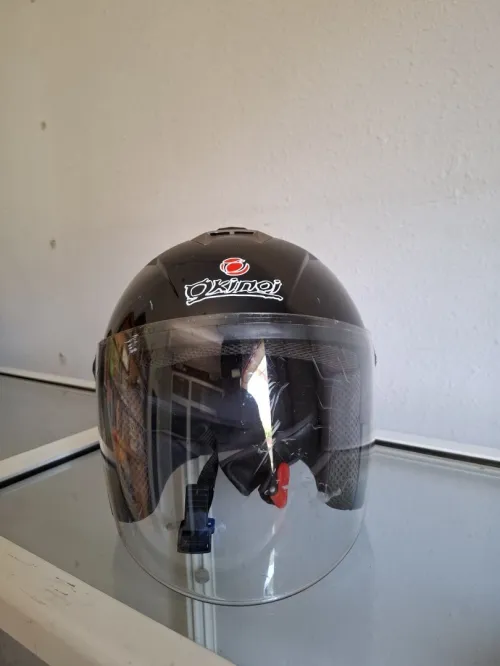 Casque moto de la marque okinoi