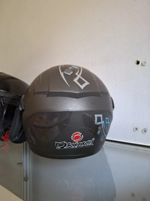 Casque moto de la marque okinoi