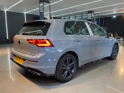 Volkswagen Golf 8 2025 R-Line