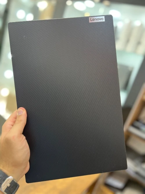 Lenovo V15 - Ryzen 3 7320U - 8Go - 256Go - AMD 680M Graphics
