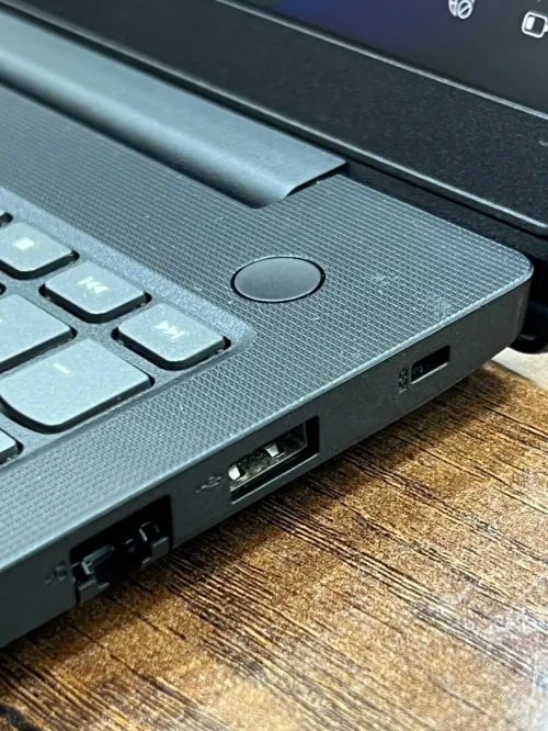 Lenovo IdeaPad V15 Gen 3 FHD, Intel Core i5 1245U - 8Gb Ram - 256Gb SSD - Intel UHD Graphics 