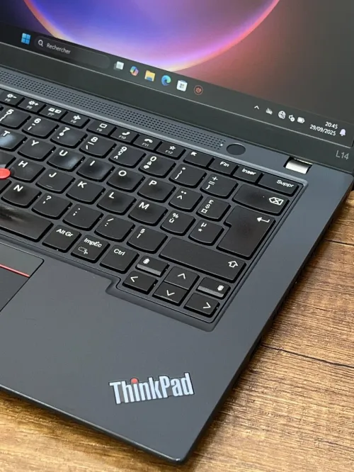Lenovo ThinkPad T14s - Ryzen 7 Pro 6850U - 16Go - 256Go - Radeon 680M
