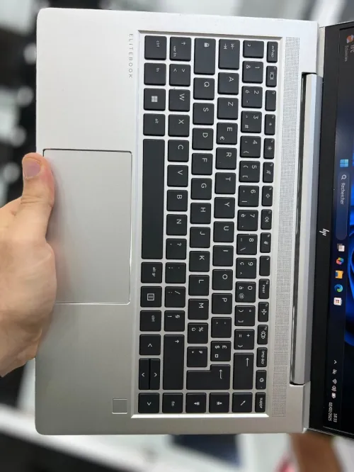 HP EliteBook 645 G9 14" FHD, Ryzen 5 Pro 5675U - 16Gb Ram - 256Gb - AMD Rdeaon Graphics 