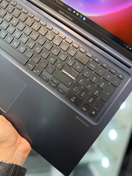 Asus VivoBook 17X - i7 1255U - 16Go - 512Go - Intel Iris Xe Graphics