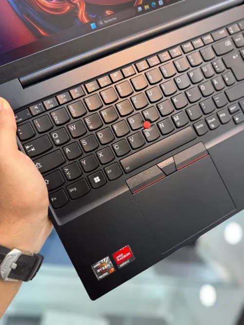 Lenovo ThinkPad E15 - Ryzen 7 5700U - 16Go - 512Go - AMD Radeon Graphics 