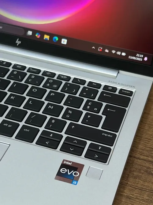 HP EliteBook 830 G10 FHD - i5 1345U - 16Go - 256Go - Intel Iris Xe Graphics 