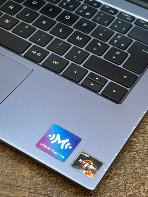 Honor MagicBook 14 FHD - Ryzen 5 3500U - 8Go - 256Go - AMD Vega 8 Graphics 