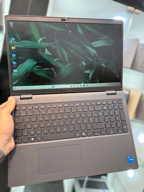 Dell Latitude 3550 FHD - i5 1335U - 16Go - 512Go - Intel Iris Xe Graphics