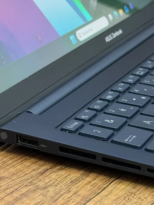 Asus ZenBook 15 OLED 2.5 Ghz - Ryzen 7 7735U - 16Go - 512Go - AMD Radeon Graphics