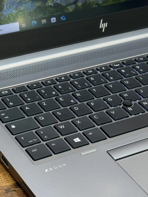 HP zBook G5 FHD - i7 8550U - 8Go - 256Go - Radeon Pro WX 3100