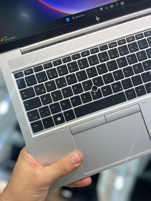 HP EliteBook 855 G8 - Ryzen 3 Pro 5650U - 8Go - 256Go - AMD Radeon Graphics 