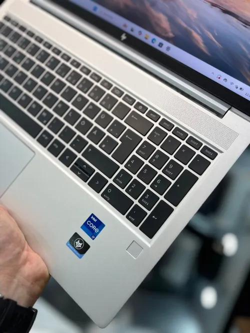 HP EliteBook 650 G9 - i7 1255U - 16Go - 512Go - Intel UHD Graphics