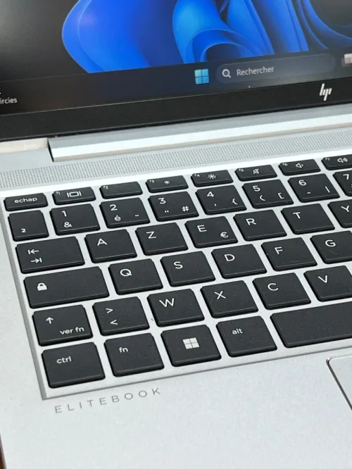 HP EliteBook 645 G9 14" FHD, Ryzen 5 Pro 5675U - 16Gb Ram - 256Gb - AMD Rdeaon Graphics 