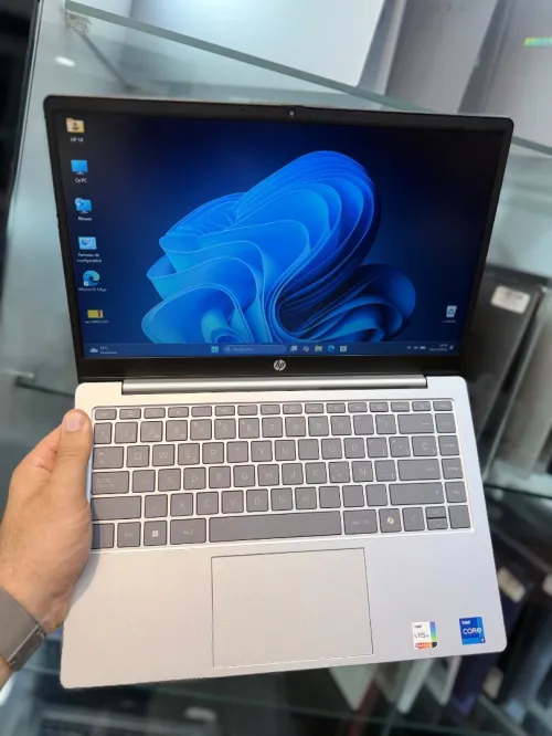HP Laptop 14s FHD - i7 1255U - 16Go Ram - 512Go SSD - Intel Iris Xe Graphics