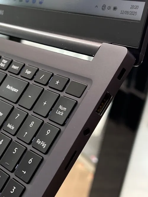 Samsung Galaxy Book FHD - i5 1335U - 8Go - 512Go - Intel Iris Xe Graphics