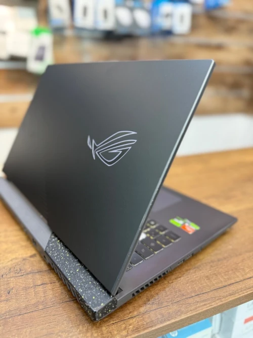 Asus ROG STRIX G17 - Ryzen 9 7845HX - 16Go - 512Go - RTX 4060 8Go