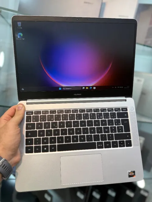 Huawei MateBook D14 FHD - Ryzen 5 2500U - 8Go - 256Go - Vega 8 Graphics