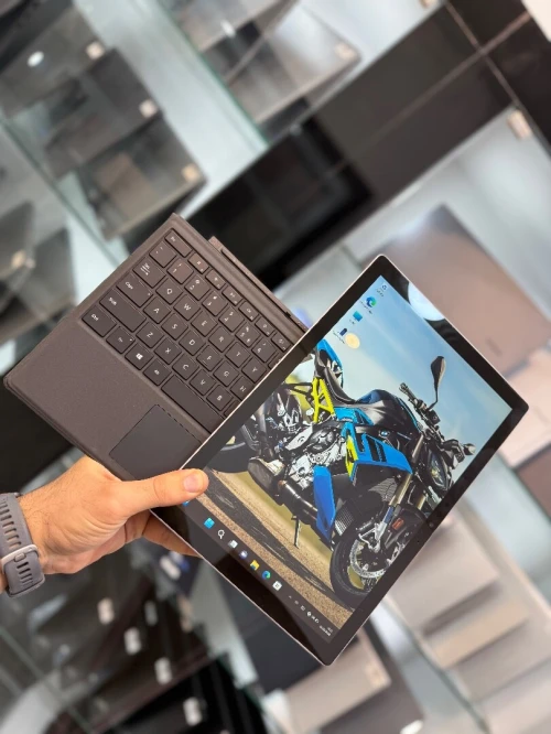 Microsoft SurFace Pro 6 12.3" Tactile - i5 8250U - 8Go Ram - 128Go SSD - Intel UHD Graphics