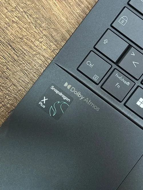 Asus VivoBook S15 OLED 120Hz - Snapdragon X Plus - 16Go - 512Go - Adreno GPU